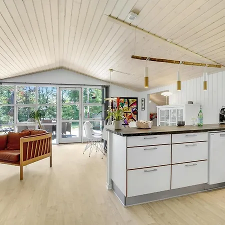 3 Bedroom Cozy In *