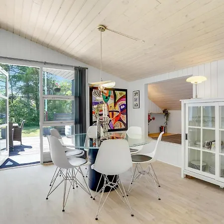 3 Bedroom Cozy In Skjern