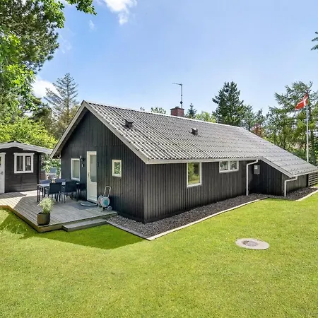 3 Bedroom Cozy In Skjern