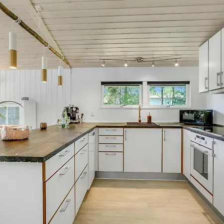 3 Bedroom Cozy In *