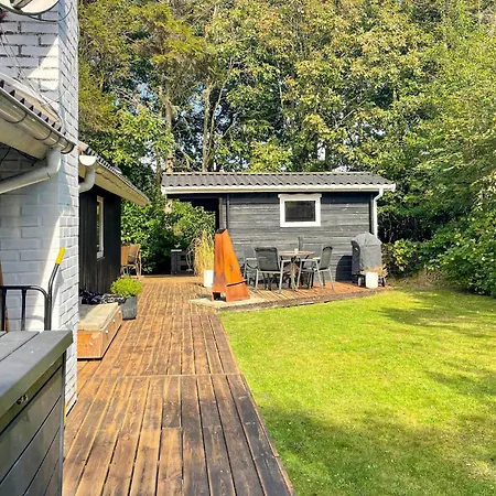 3 Bedroom Cozy In *
