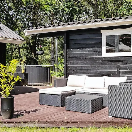 3 Bedroom Cozy In Skjern